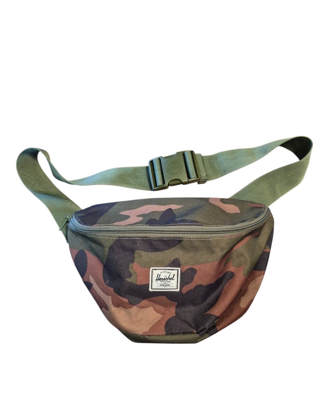 Herschel Supply Co Sixteen Woodland Camo Pack.                G3